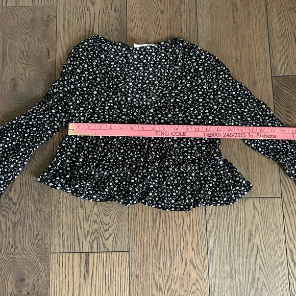 LA HEARTS Pac Sun Black & White Long Sleeve Floral Crop Top Size Small - Picture 11 of 11